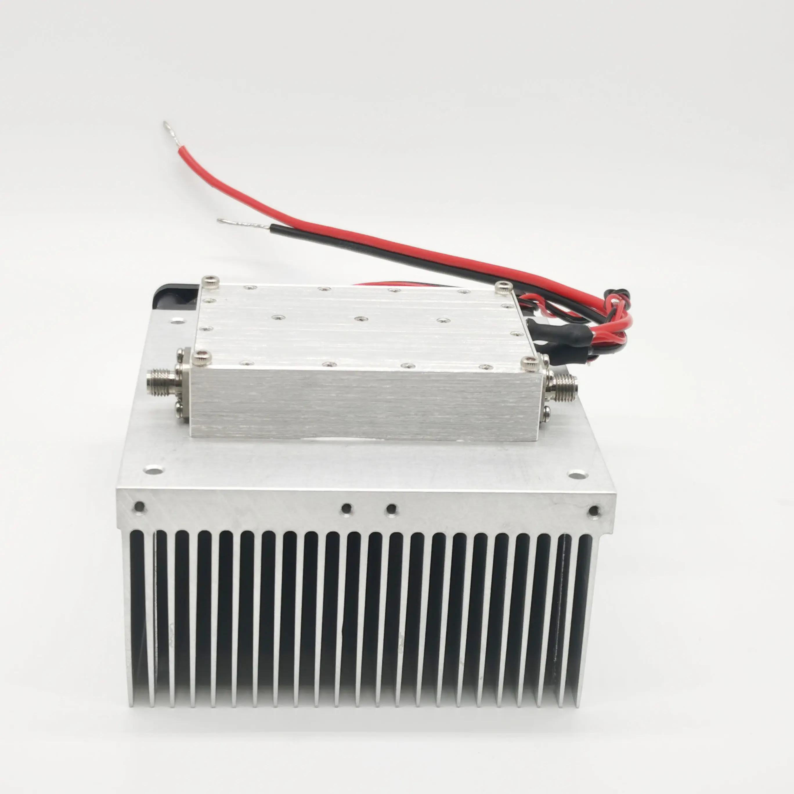 10-2000 MHz, 55 DB, 40 DBm/10 W, RF/microwave, Ultra-wideband, Low-frequency High-power Amplifier