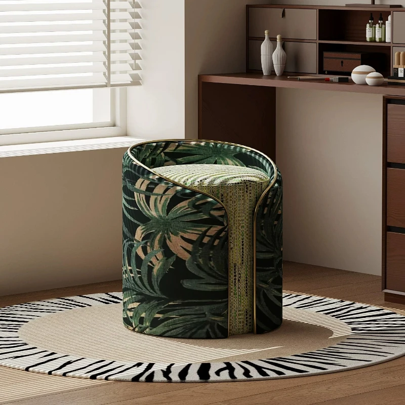 Riser Design Makeup Stool Nordic Retro Luxury Vanity Makeup Stool Pouf Ottoman Taburete Con Ruedas Living Room Furniture