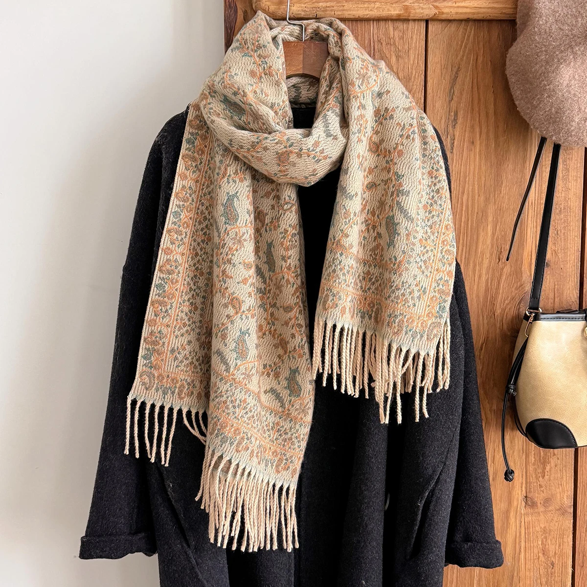 

Брендовая модная женская кашемировая зимняя шаль с кисточками, винтажная цветочная картина маслом с принтом, пашмина, толстая накидка и пончо