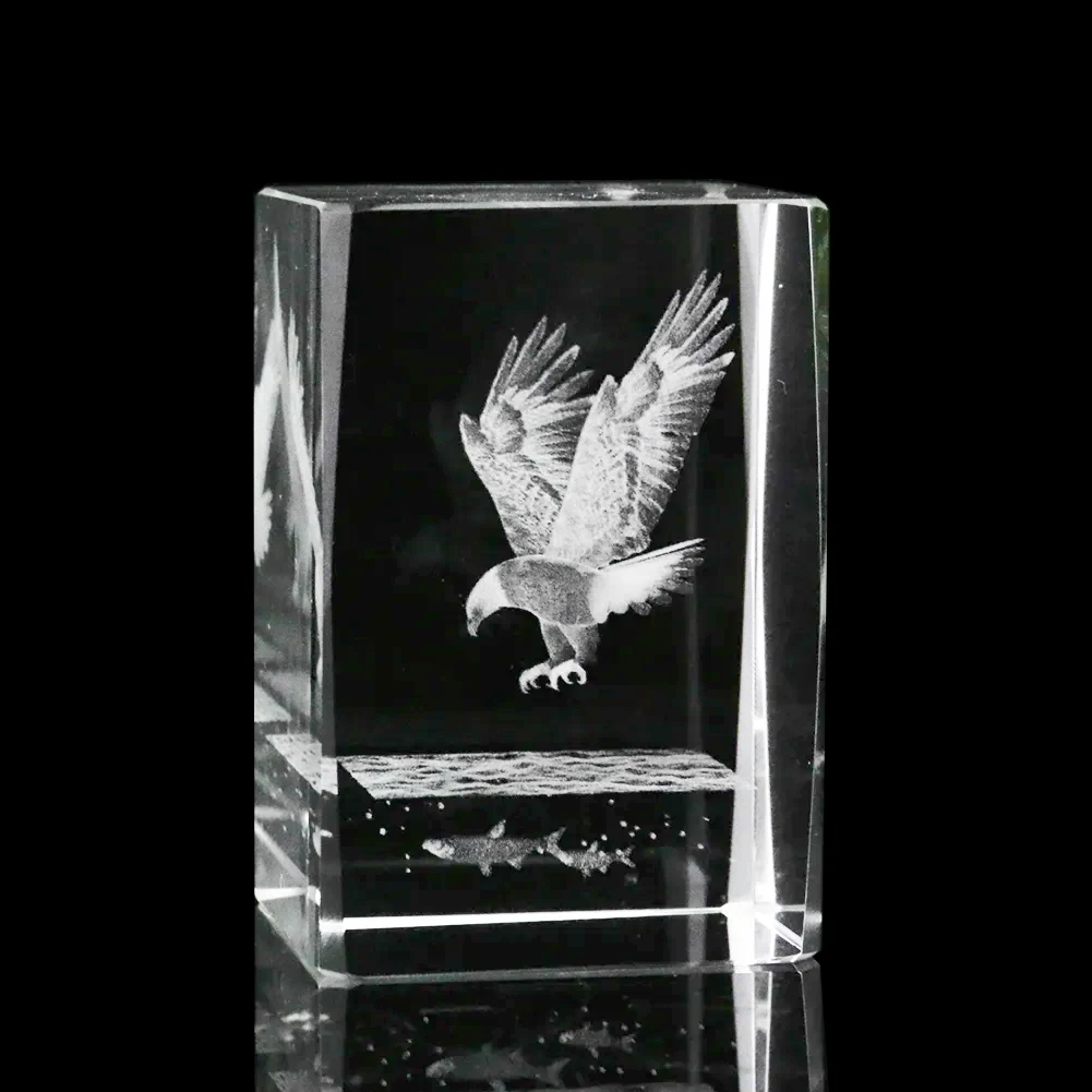 

3D Crystal Interior Carving Ornament Fly Eagle Catch Fish Crafts K9 Glass Art for Room Decoration Office Paperweight Boys Gifts