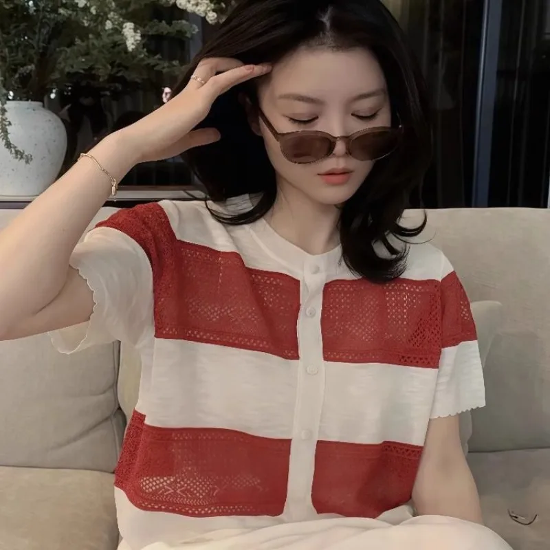 

Женская одежда, летняя модная повседневная полосатая футболка контрастных цветов с круглым вырезом, женская простая офисная женская футболка на пуговицах с коротким рукавом