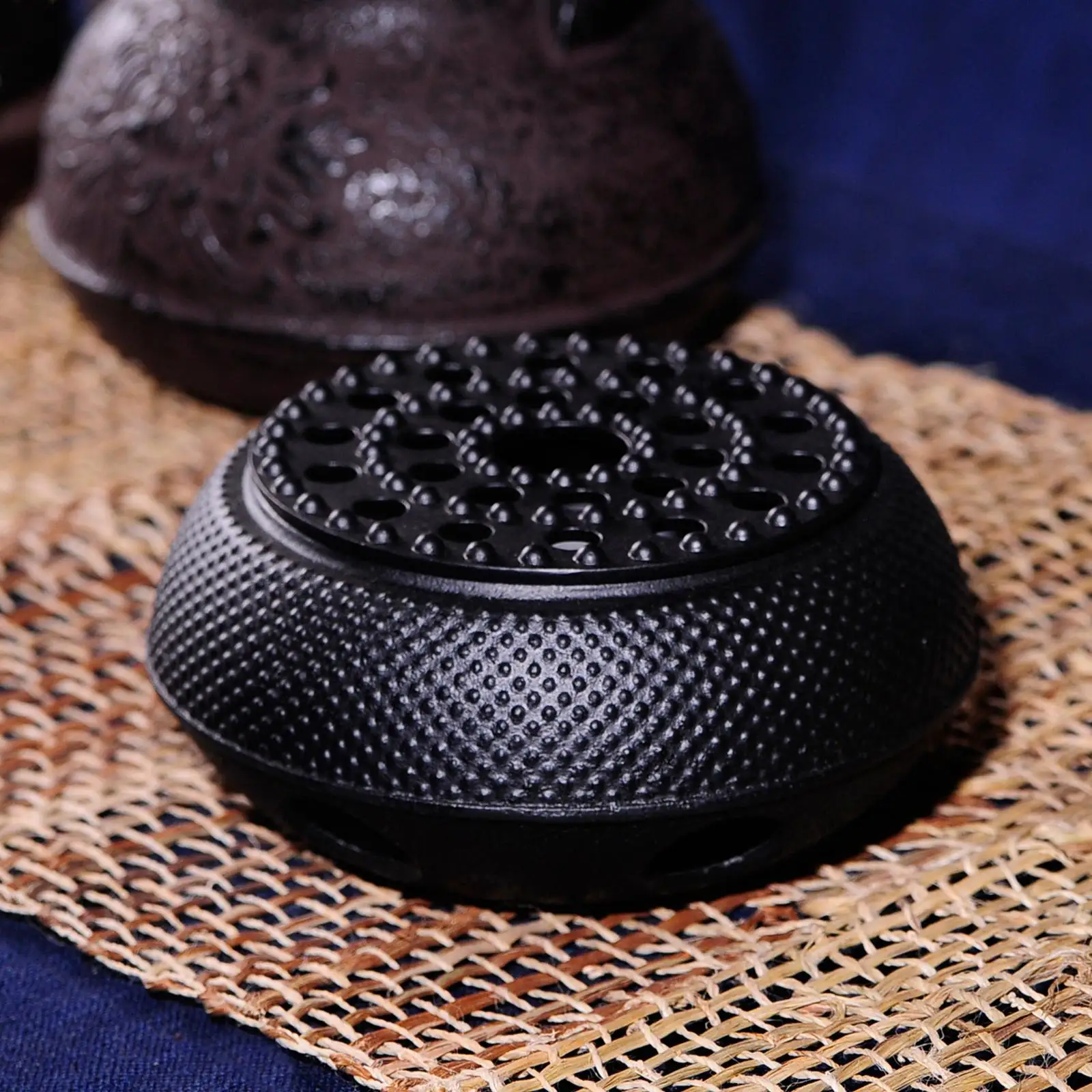 Small Dot Cast Iron Teapot Warmer Candle Insulation Stove Alcohol Heating Base Stove for Glass Ceramic Iron Teapot