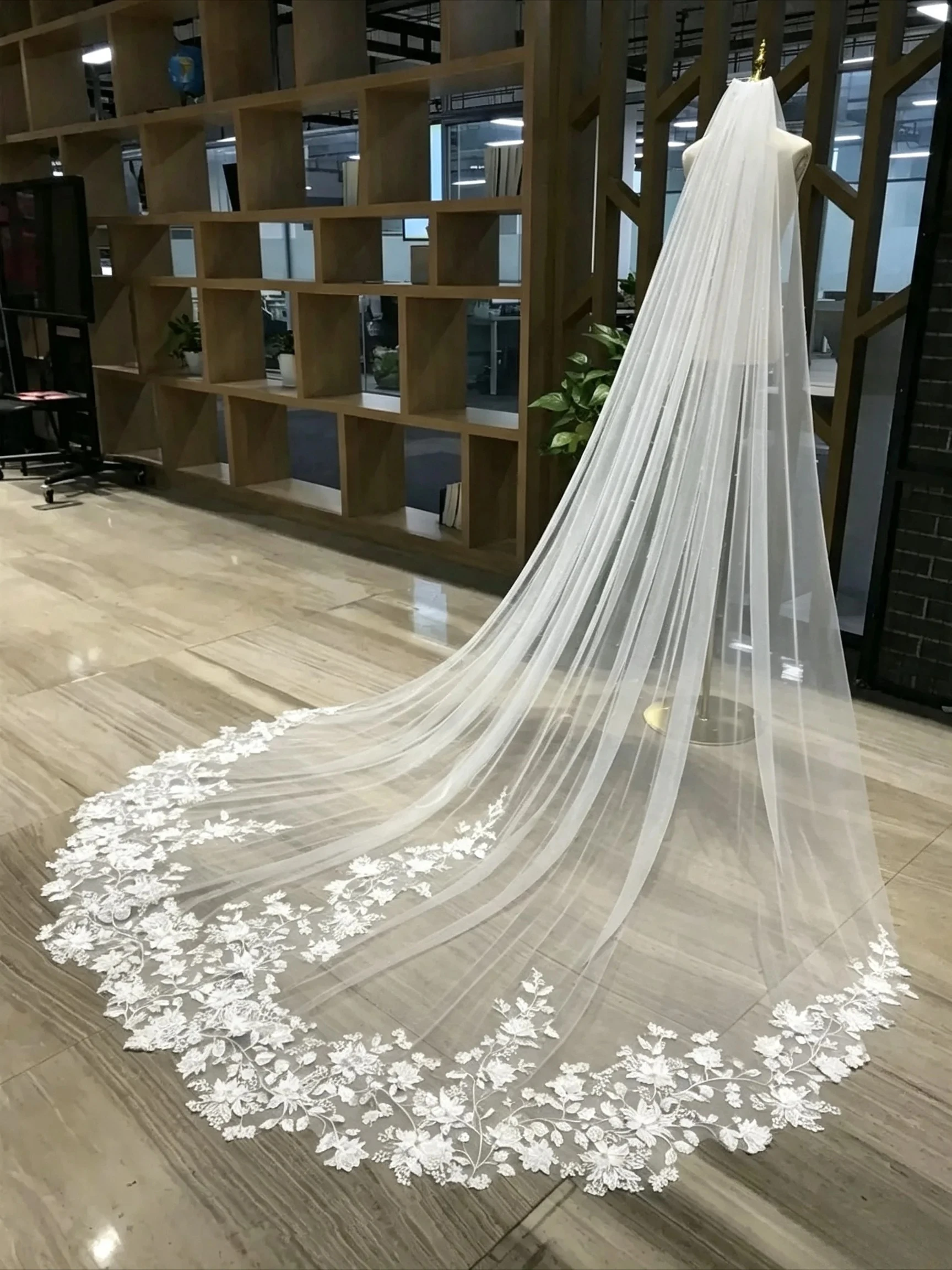 Wedding Dress 3D Floral Veil with Floral Lace Wedding Veil Cathedral Luxury Pearl Custom Wedding Veil with Comb Velo De Novia