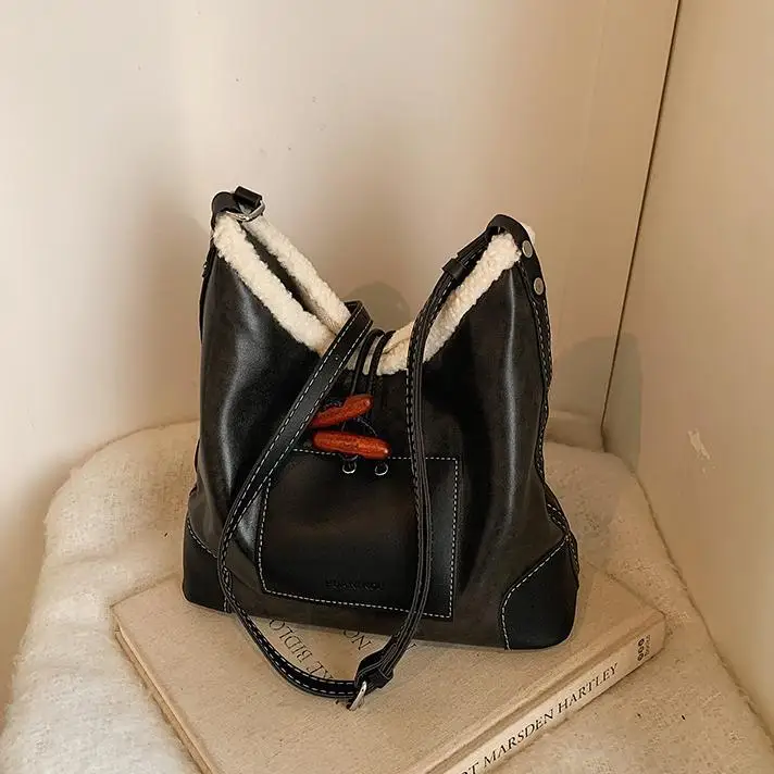 

Winter Version of Lamb Wool Armpit Bag Women's 2026 New Versatile Texture Commuter Bag Trendy Commuter Tote Bag Women's Style