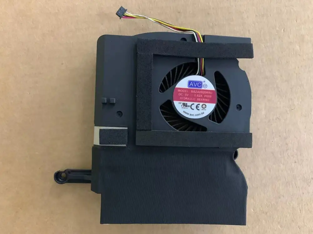 

AVC BAZA0920R5U 863669-102 DC 5V 0.82A 4-wire Server Cooling Fan