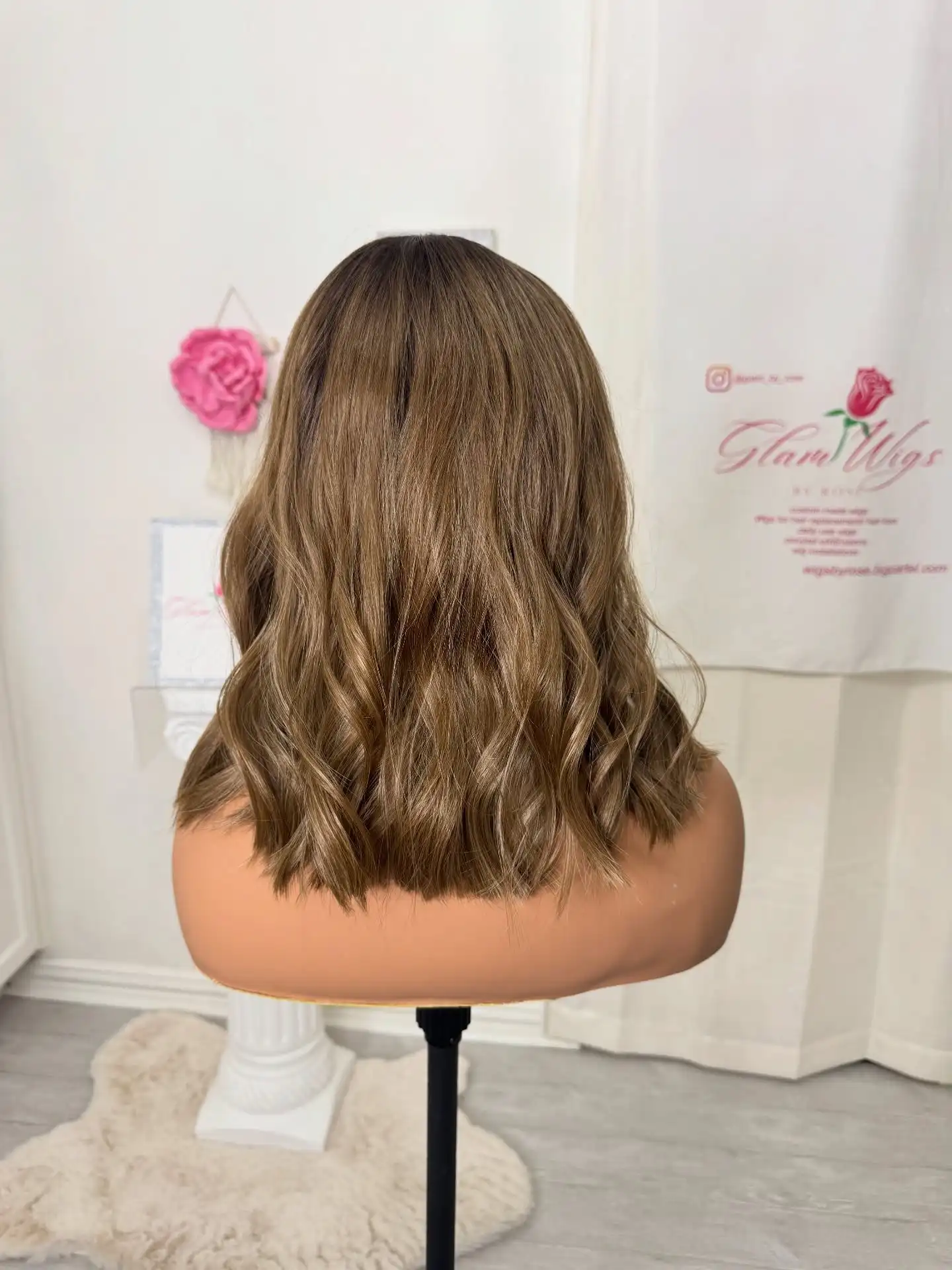 16 Inches Ombre Caramel Brown Highlights Glueless Wigs Synthetic Hair Middle Parting Natural Wave 13*4 HD Transparent Lace Wigs