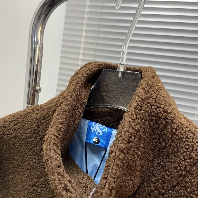 خليط القطن Jaet الرجال الشتاء المطرزة رسالة لامب المخملية Thiened معطف غير رسمي محايد بسيط الأزرق البني الربط