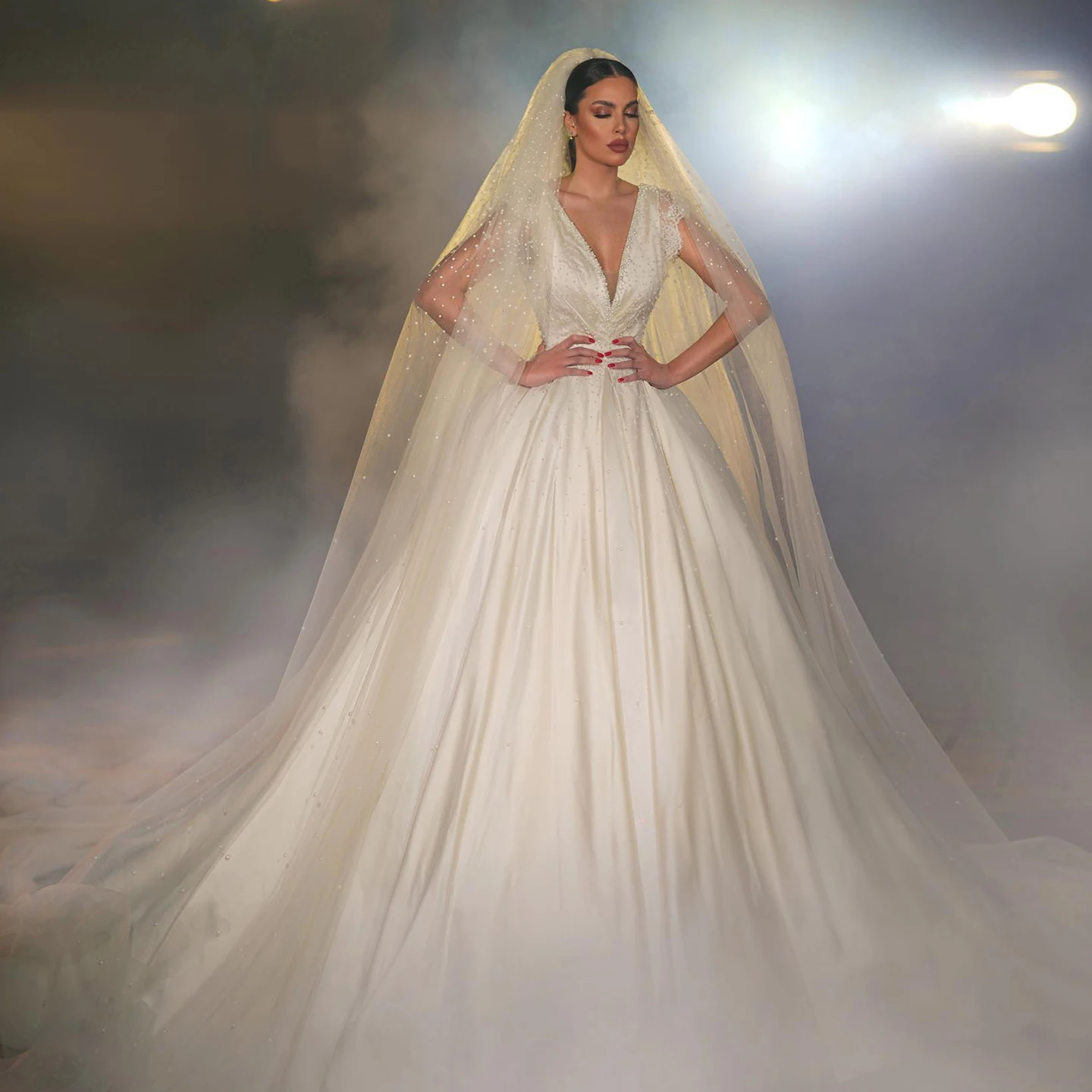 

Sharon Said High-End Custom Made Vintage Ivory Lace Satin Ball Gown Wedding Dresses Dubai V-Neck Bridal Gowns SW036 Customized