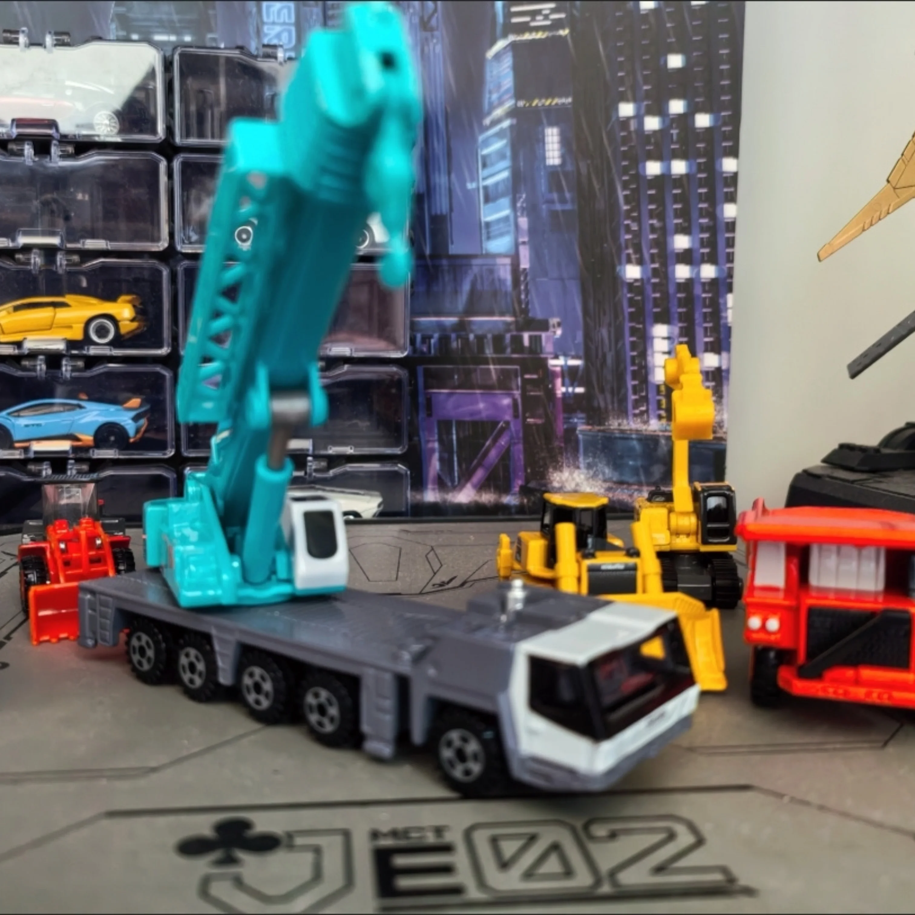 Takara Tomy Genuine Long Tomica No.133 Kobelco KMG5220 All-Terrain Crane Diecast Collectible Engineering Vehicle Model