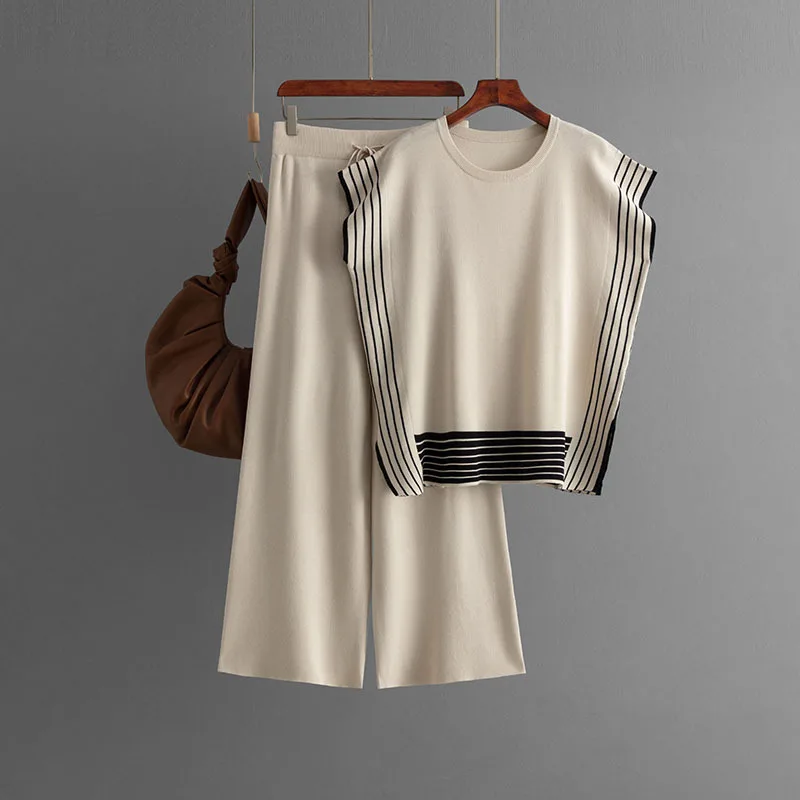 レディース2ピースセット　ニット outfits　ニットストライプトップ　ストレートワイドレッグパンツスーツ　ラウンドカラーニットウェアアンサンブル　サマー2025