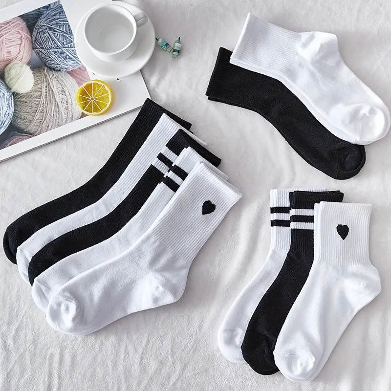 

5 Pairs Women's Mid-Calf Warm Socks Set Solid Black White Striped Heart-Print Long Socks Men's Student Sports Casual Ankle Socks