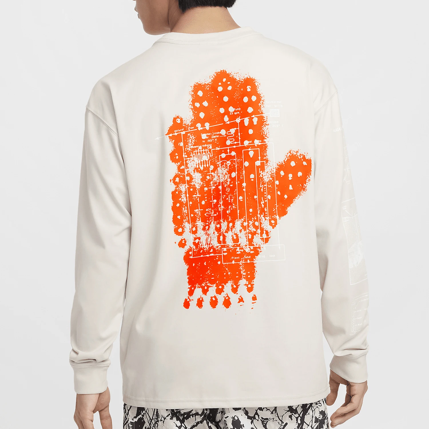 تي شيرت Nike أصلي 2024 جديد للرجال بأكمام طويلة ناعم وبسيط FZ6705-104