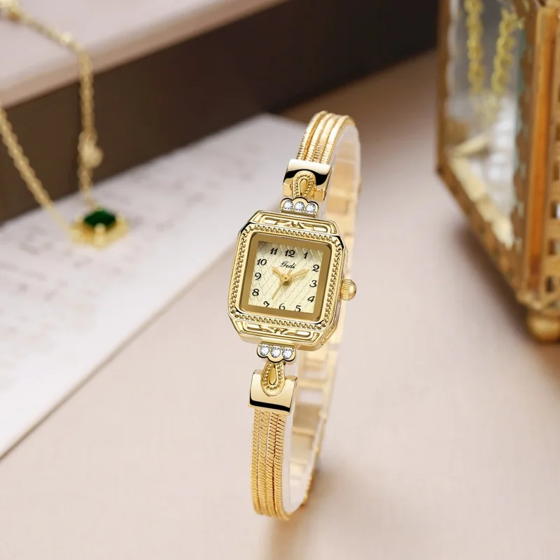 High Quality 51081 Women's Watch New Design Retro Copper Snake Strap Jewelry Buckles Wristwatch with square Dial