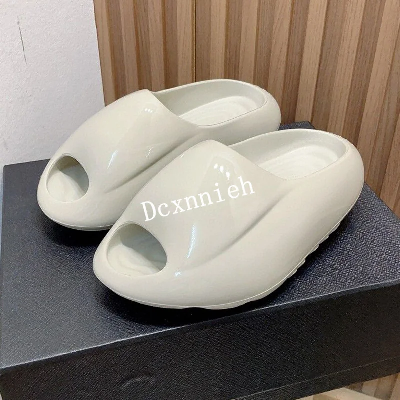 Il fondo spesso delle nuove donne aumenta le diapositive Open Toe Bread Design Platform pantofole piatte scarpe da spiaggia per le vacanze