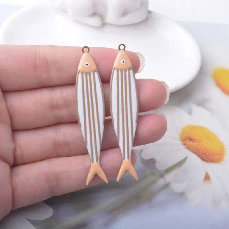 2 Stücke Meereslebewesen Langer Fisch Bunter Anhänger Kupfer Beidseitig Emailliert Große Fisch-Charms DIY Schmuckzubehör – Detail 10