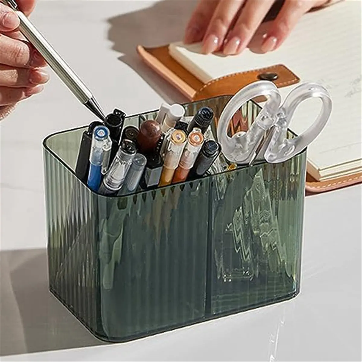 

File storage in Stock New Arrivals Cotton Swabs Dispenser 3 Grids Cotton Swabs Holder with Clear Lid,A