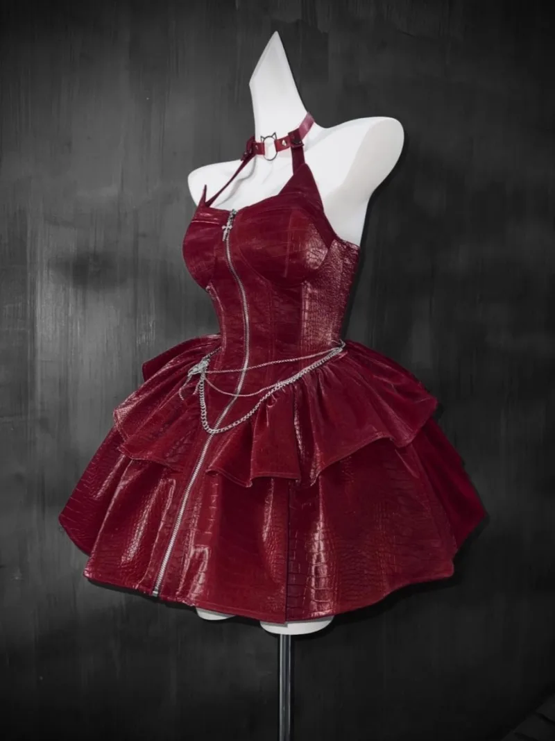 2025 estilo Punk oscuro Halloween Retro chaqueta de cuero con capucha roja para mujer cuello cintura tirantes Falda corta conjunto de dos piezas