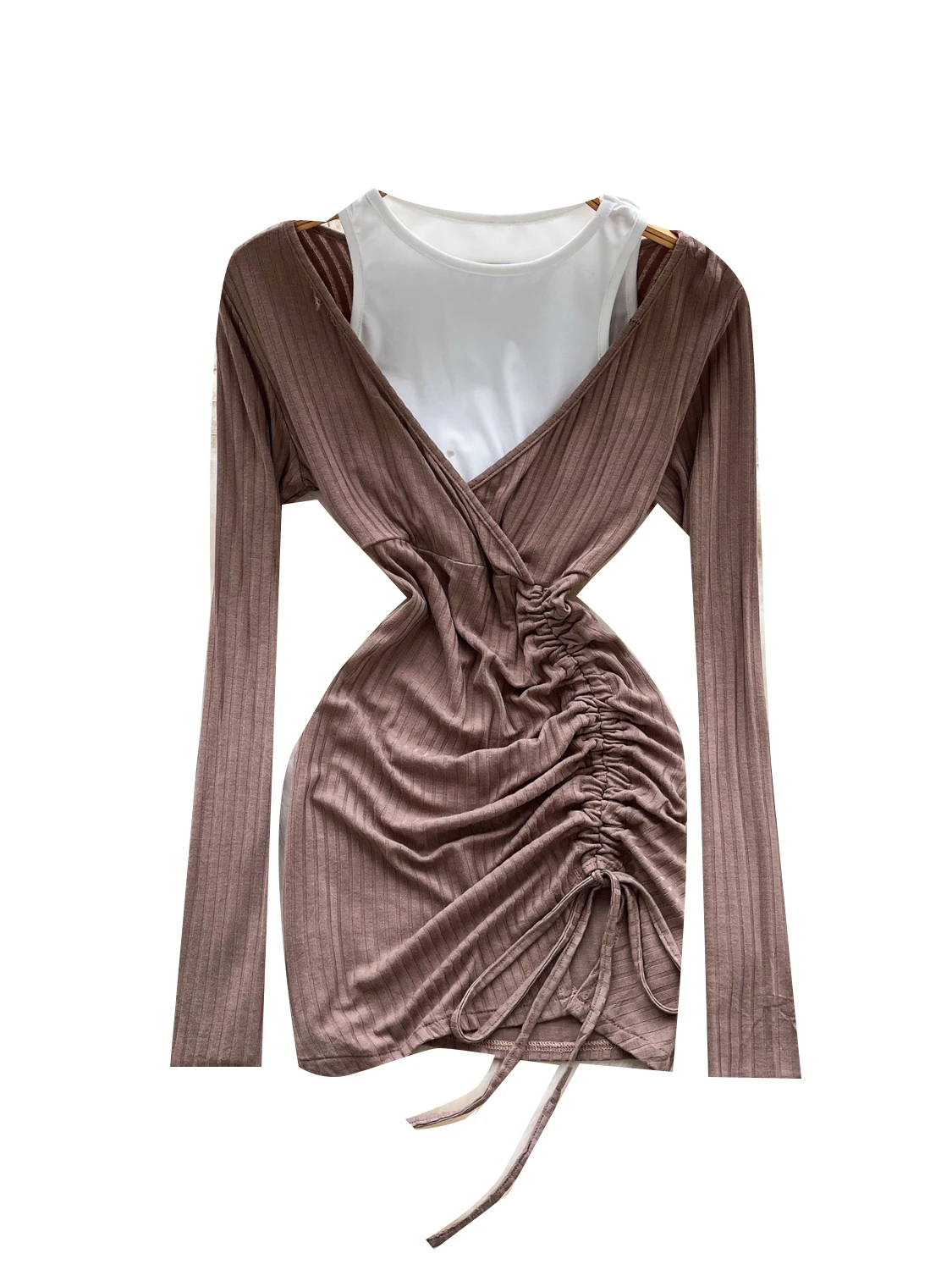 فستان نسائي قصير بني داكن Bodycon عتيق برباط ورقبة دائرية وأكمام طويلة فستان حفلات مرقع Y2k قطعة واحدة فساتين خريف 2025