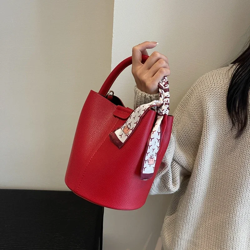 Bolso cruzado de cuero sintético para mujer, bandolera de hombro, color rojo, versátil, a la moda, 2024