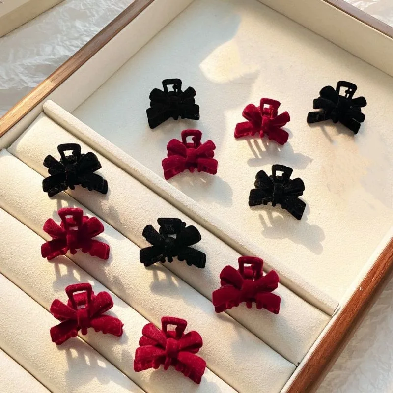 قطعتان من مشابك مخلب القوس المخملي الأحمر للعام الجديد - مشابك شعر جانبية للنساء، مشابك شعر على شكل غرة لمجموعة هدايا إكسسوارات الشعر الجميلة