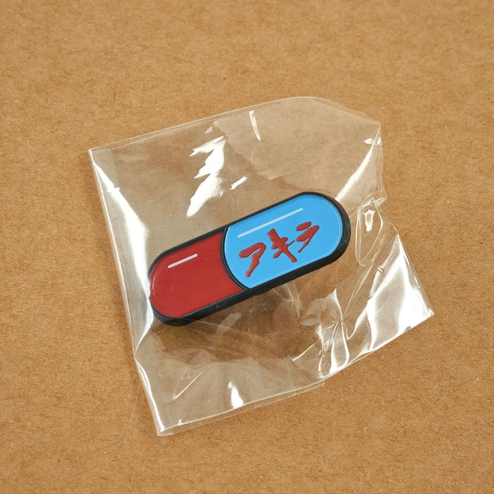 Akira Kapsel-Pillen Emaille-Pin Gut für die Gesundheit Schlecht für die Bildung Anime-Broschen Rot Blau Medizinische Anstecknadeln Geschenk für Punk-Fans – Detail 9