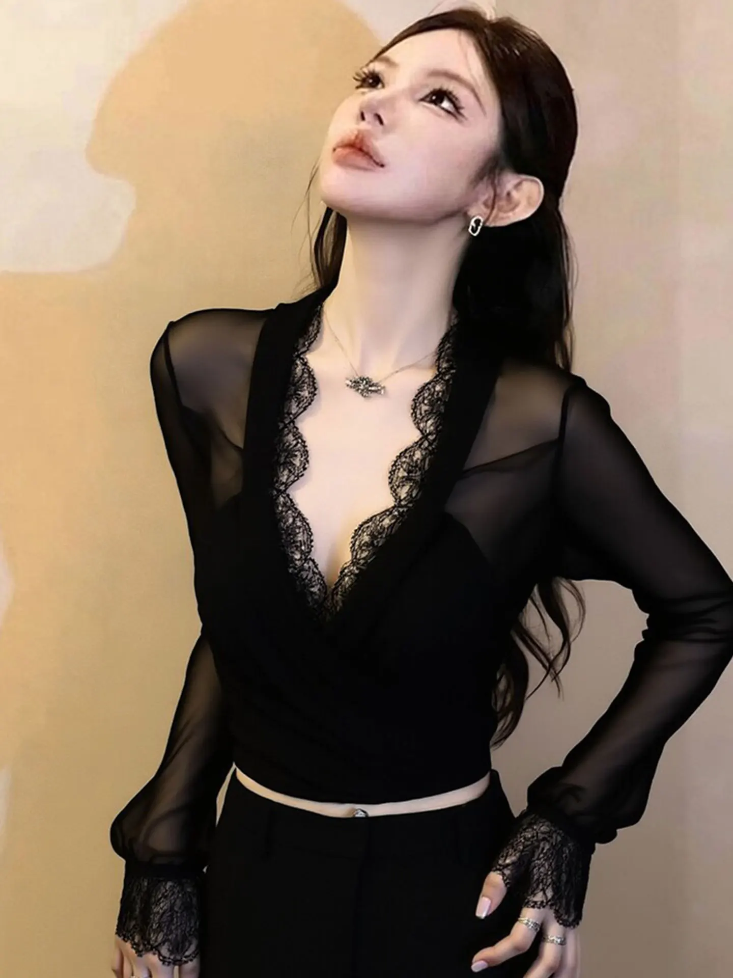 

Ele Lace Splice V-Ne Long Sve Top Korean Sle Commute Slim Fit Spring Faionable Silk Women's irt Casual Wear