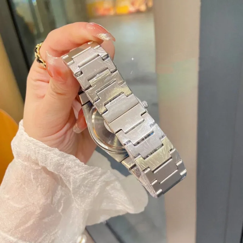 2025 ساعة أوتوماتيكية فاخرة للرجال ستانلس ستيل ياقوت كريستال مقاومة للماء عمل كاجوال نمط عرض التاريخ