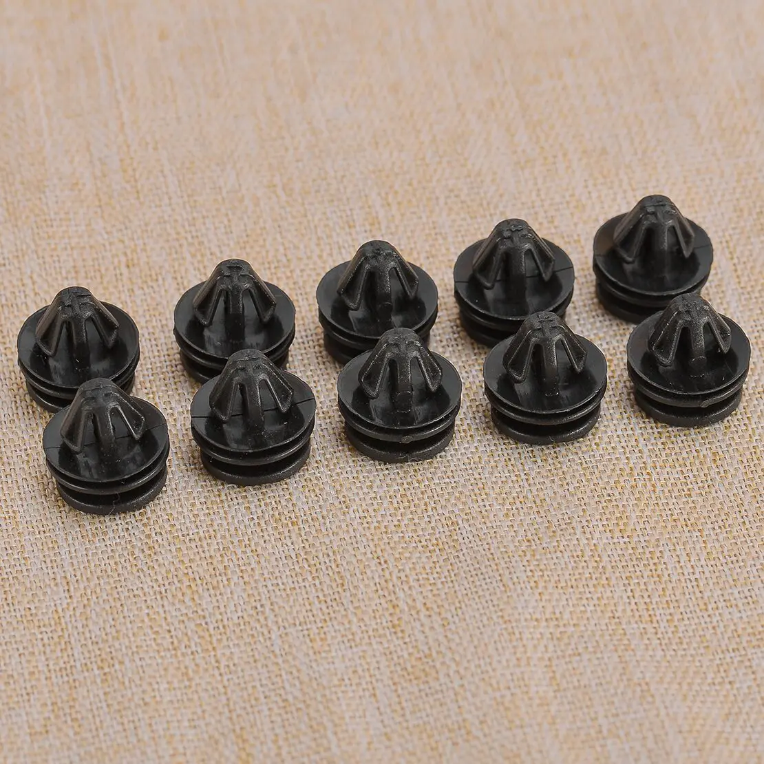 LR106832 DYC500110 10Pcs Door Wheel Arch Sill Trim Panel Clip Fastener Re-tainer Fit for Land Rover Range Rover Black Nylon