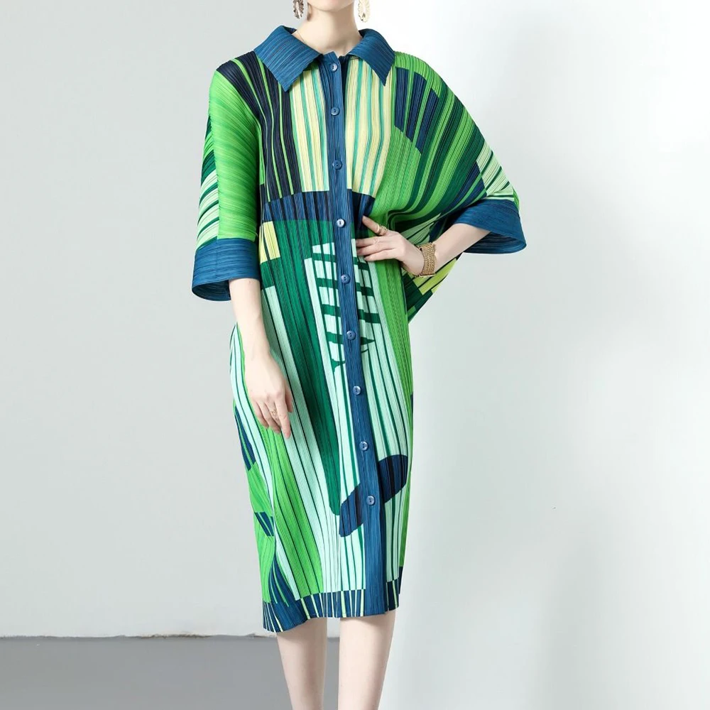 

2025 Autumn Style Elegant Color blocked Collar with 7/4 Sleeve Folded Shirt Skirt, Women's Loose Single breasted Dress