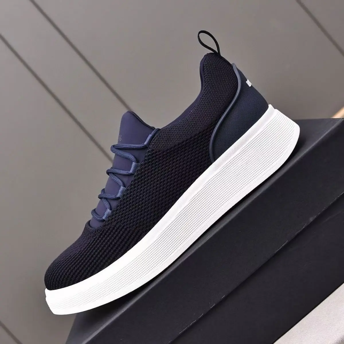 HKDQ New Beige Casual Sneakers Men Fashion Comfortable Platform Sneakers For Men Original Breathable Outdoor Men's Sports Shoes