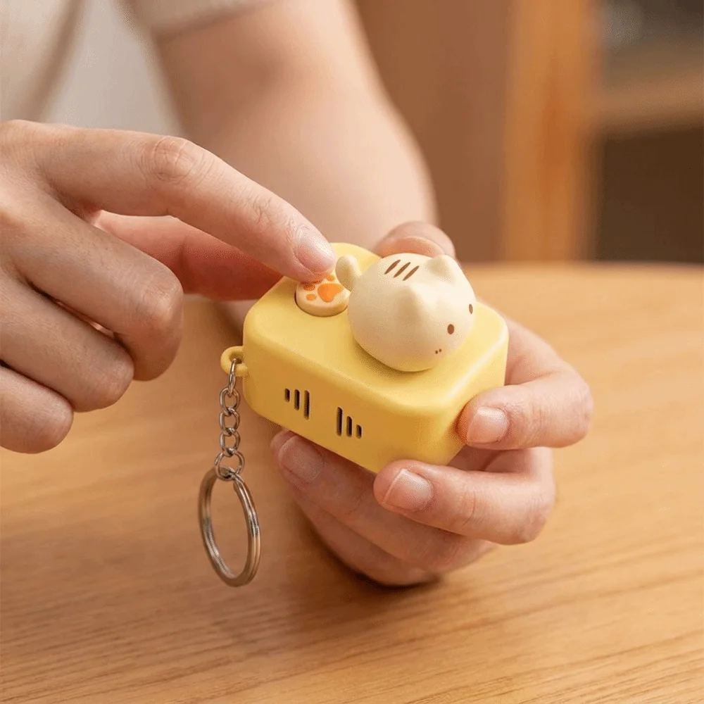 Plastic Cat-shaped Key Pendant Cartoon Funny Paw Button Keychain with Music Sounding Cat-themed Power Strip Hanging Ornament