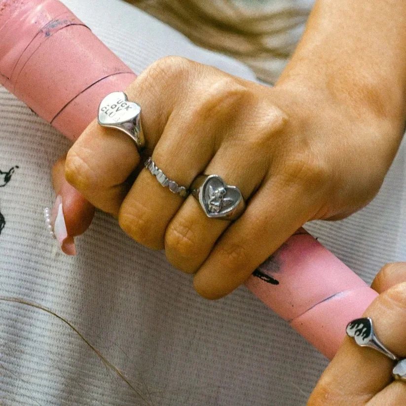 

AIKOER Cassic Minimalist Cherub Ring 18K Gold Color Plated Stainless Steel Heart-Shaped Angel Stackable Ring Women's Jewelry Par