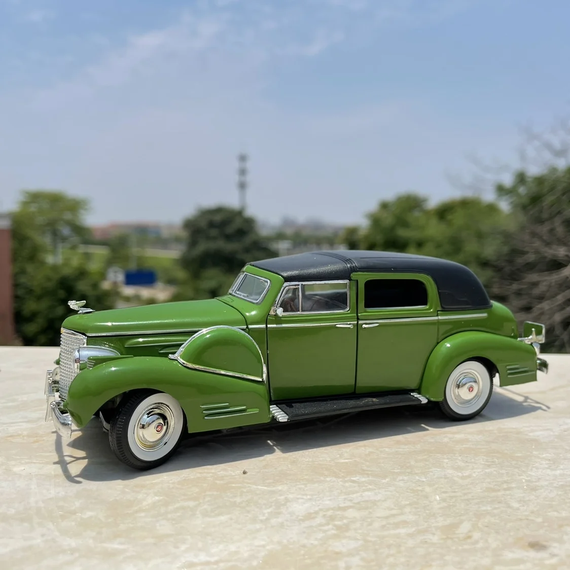 

1/32 New Arrival Special Price Diecast Metal American Vintage Classic Car Model Ornament Collection Display Toys For Children