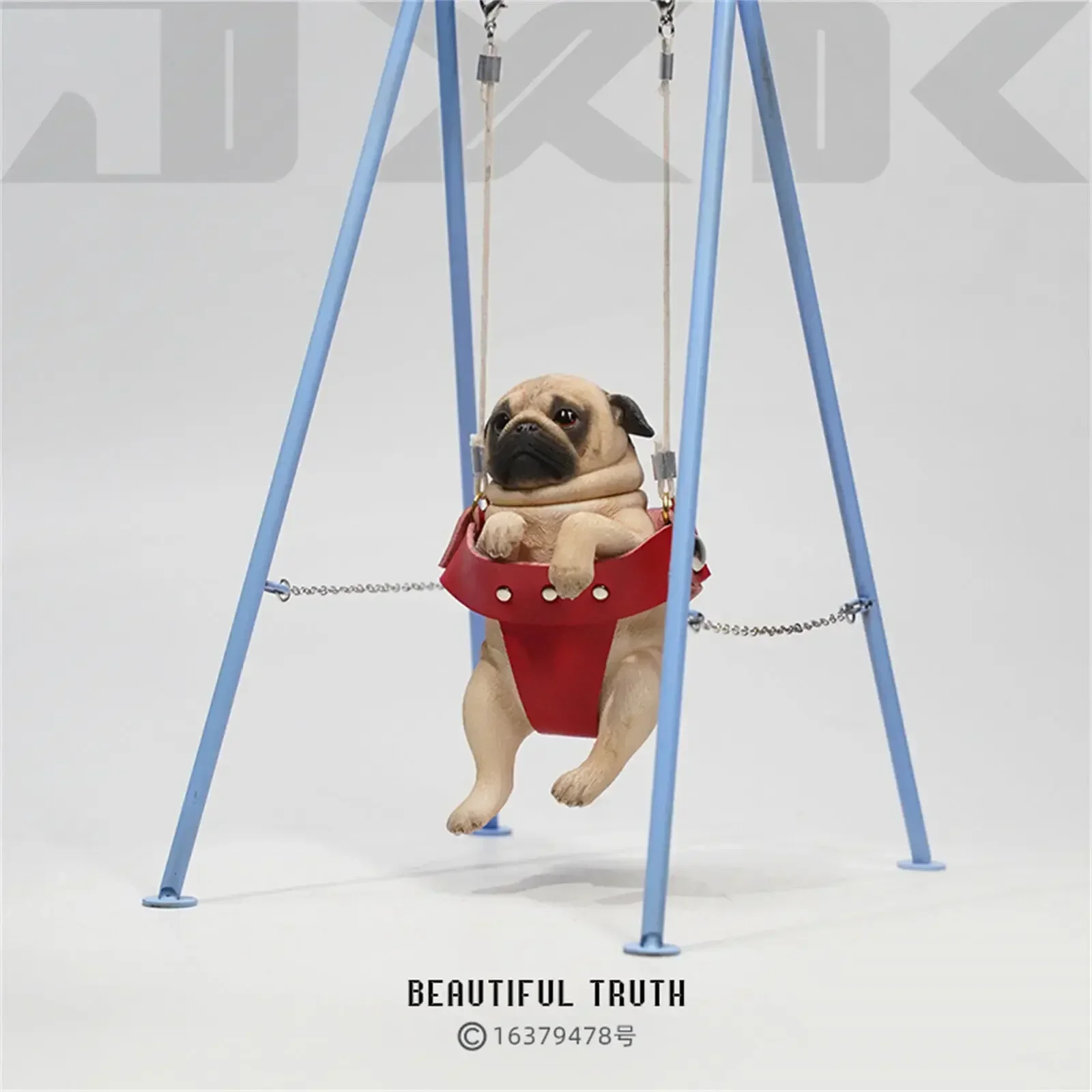 1/6 Pug on the Swing Model Cute Dog Animal Figurka Żołnierz Akcesoria Biurko Scena Dekoracja Edukacyjny Prezent Urodzinowy Zabawka