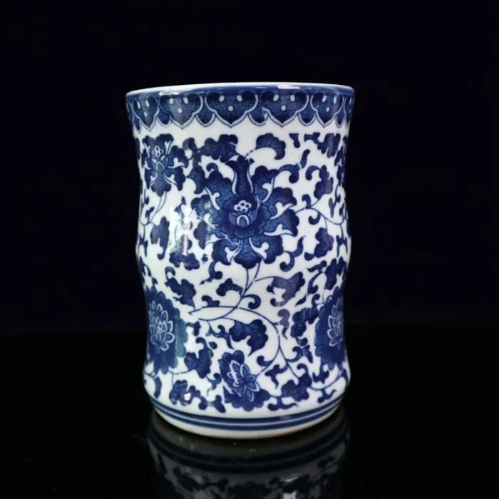Jingdezhen porcelain blue-and-white bamboo-knot pen holder desk ornaments home decoration