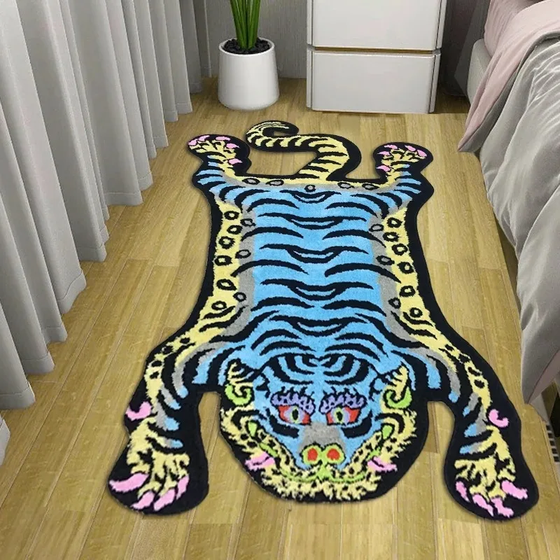 Imitation cashmere tiger carpet, special-shaped floor mat, bedside blanket, foot mat, tiger pattern tapestry, non-slip bathroom