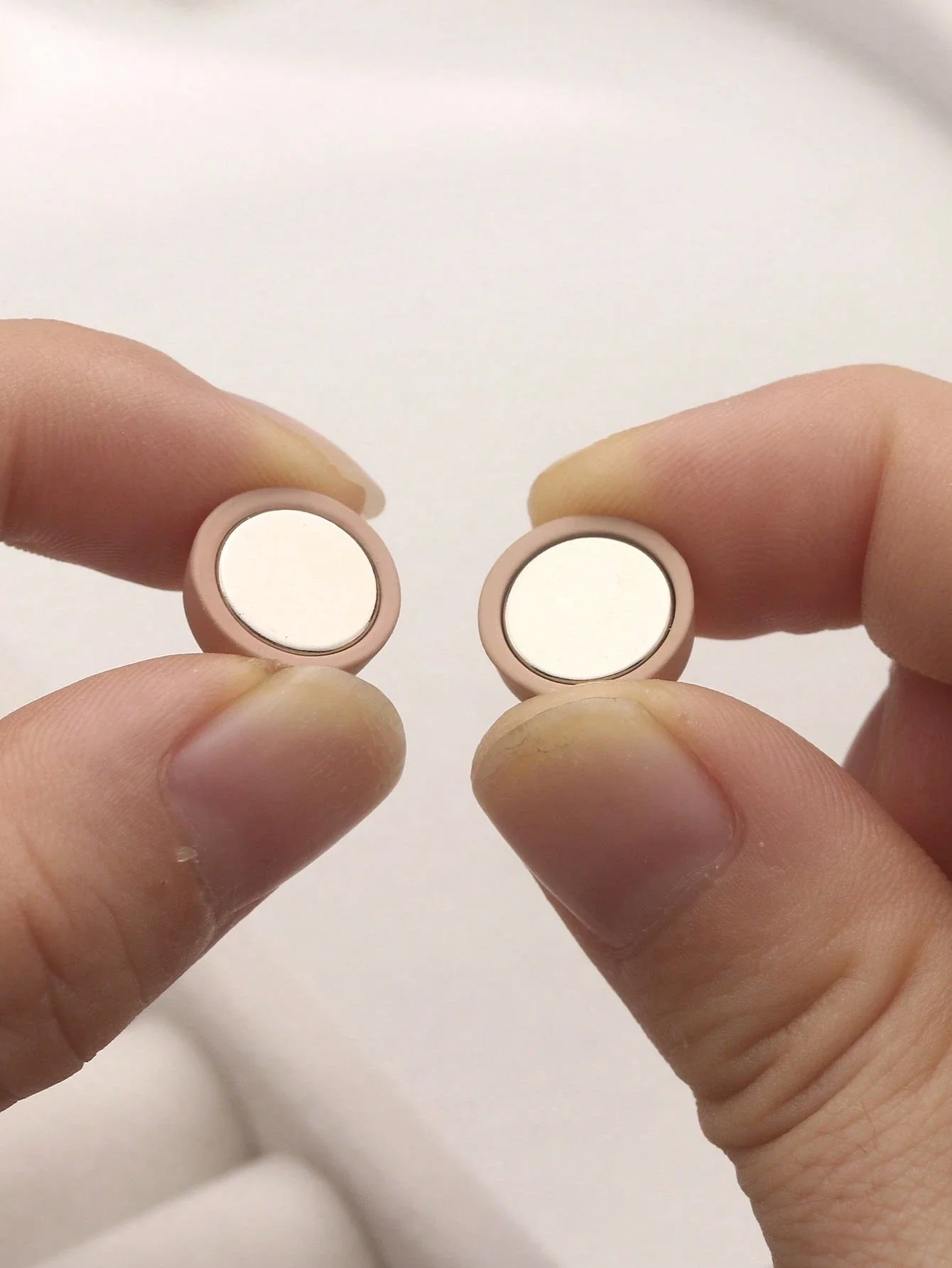 

8 Pairs Solid Color Hijab Magnets, Zinc Alloy Pins, Suitable For Spring, Summer, Autumn And Winter For Dress