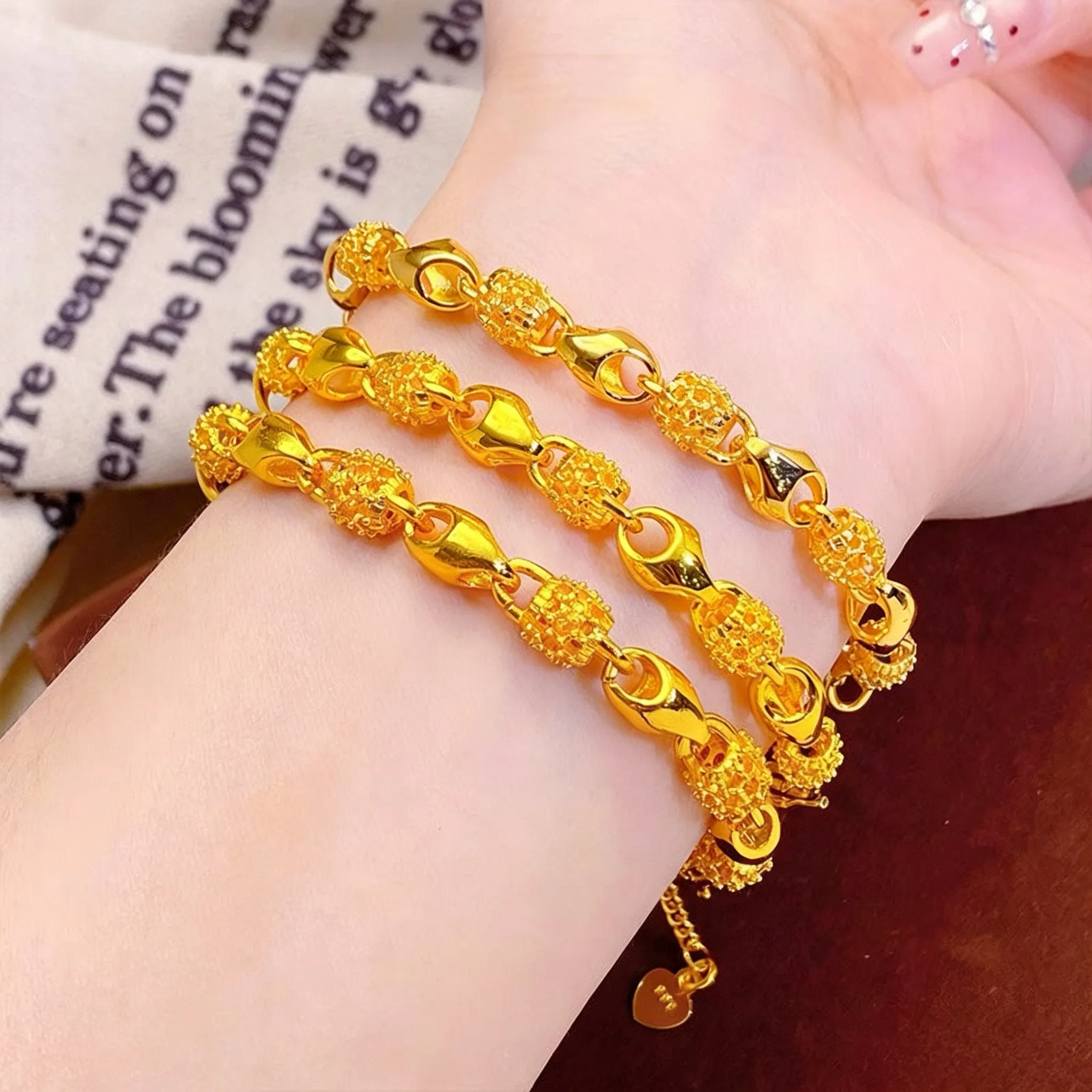 

Hollowed-out exquisite lucky charm bracelet for women, light luxury, fashionable and simple oval bracelet, luxury 24K9999
