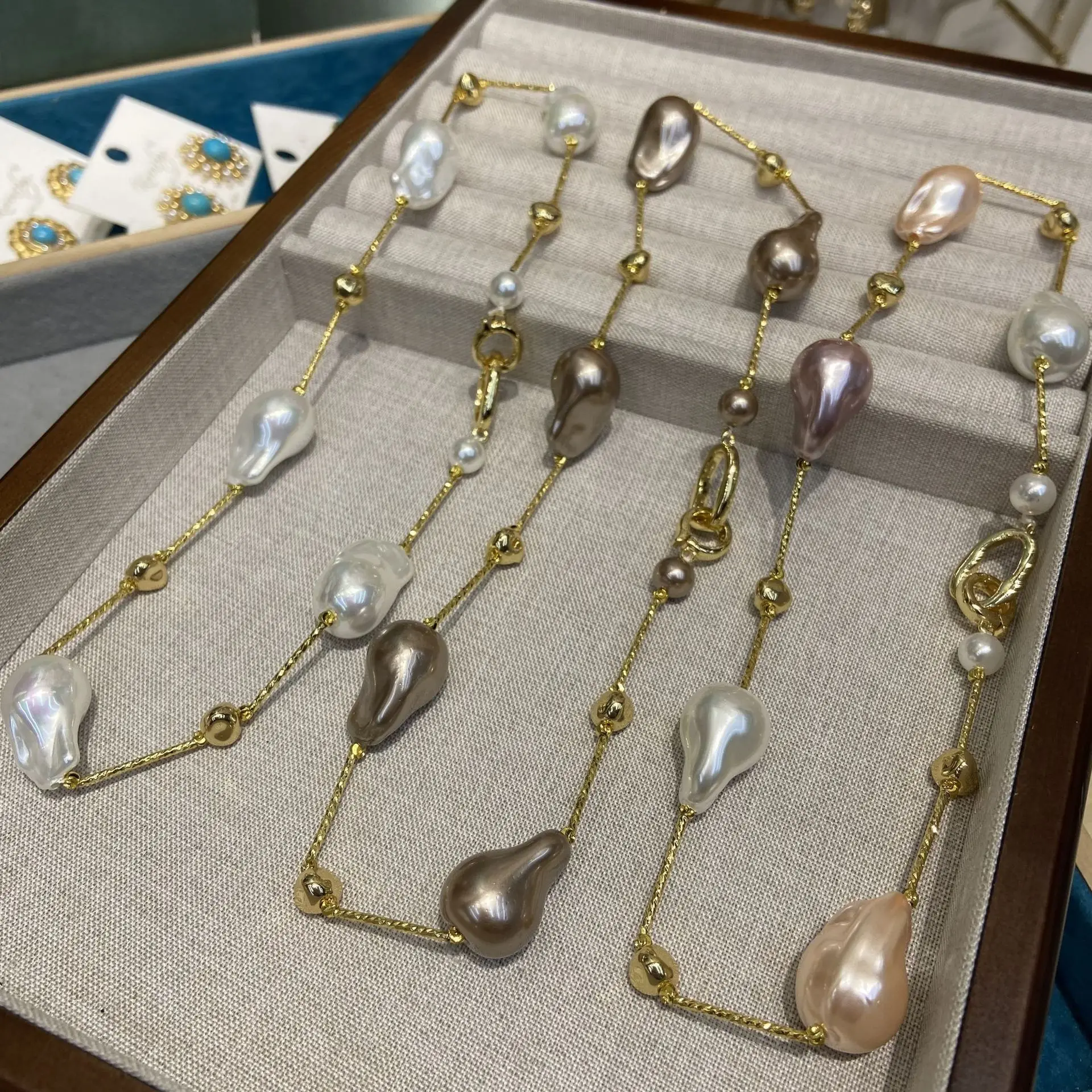 

Женское нерегулярное длинное жемчужное медное ожерелье с эмалью, серьги-гвоздики с красным жемчугом