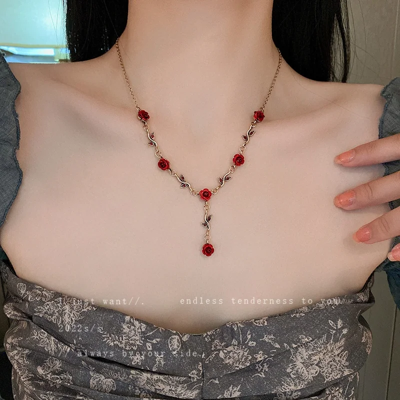 Vintage Red Rose Necklace Fashion Gothic Personalized Versatile Choker Necklace Trendy Alloy Gold Color Flowers