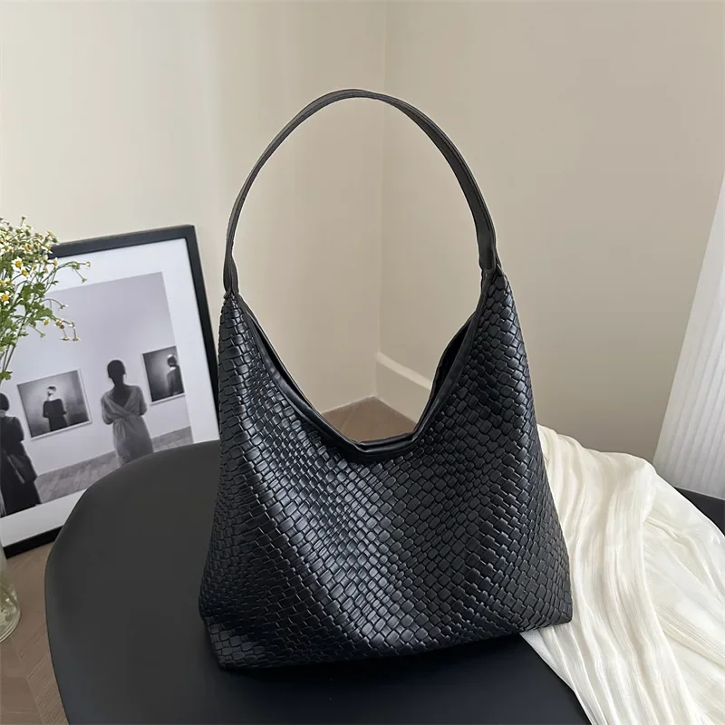 

New Women's Woven Bucket Bag - Casual Retro Large-Capacity Shoulder Bag, Stylish & Versatile Design