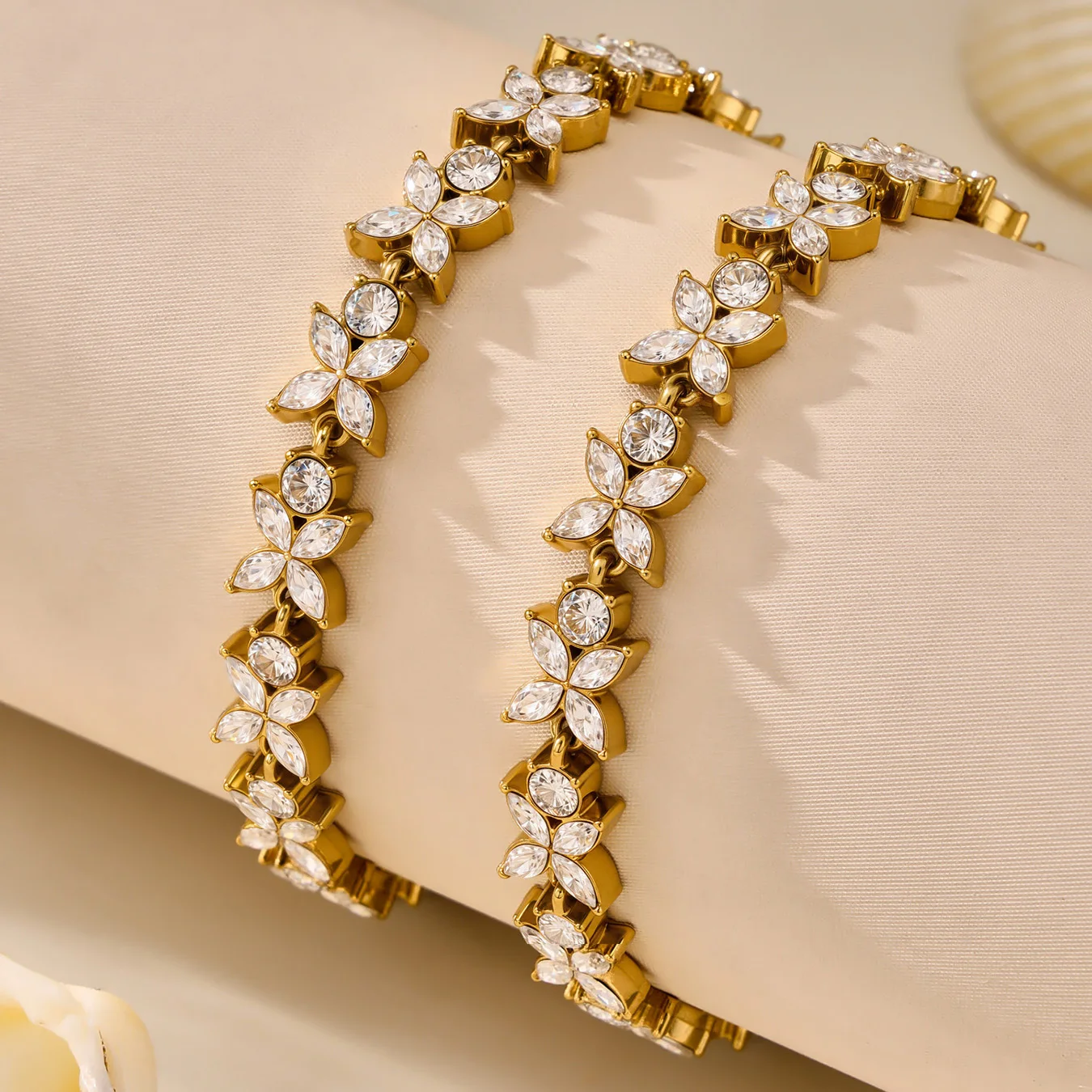 Nivora – Bracelets porte-bonheur en acier inoxydable pour femmes, excellents, en Zircon complet, pour fiançailles, mariage, bijoux cadeaux