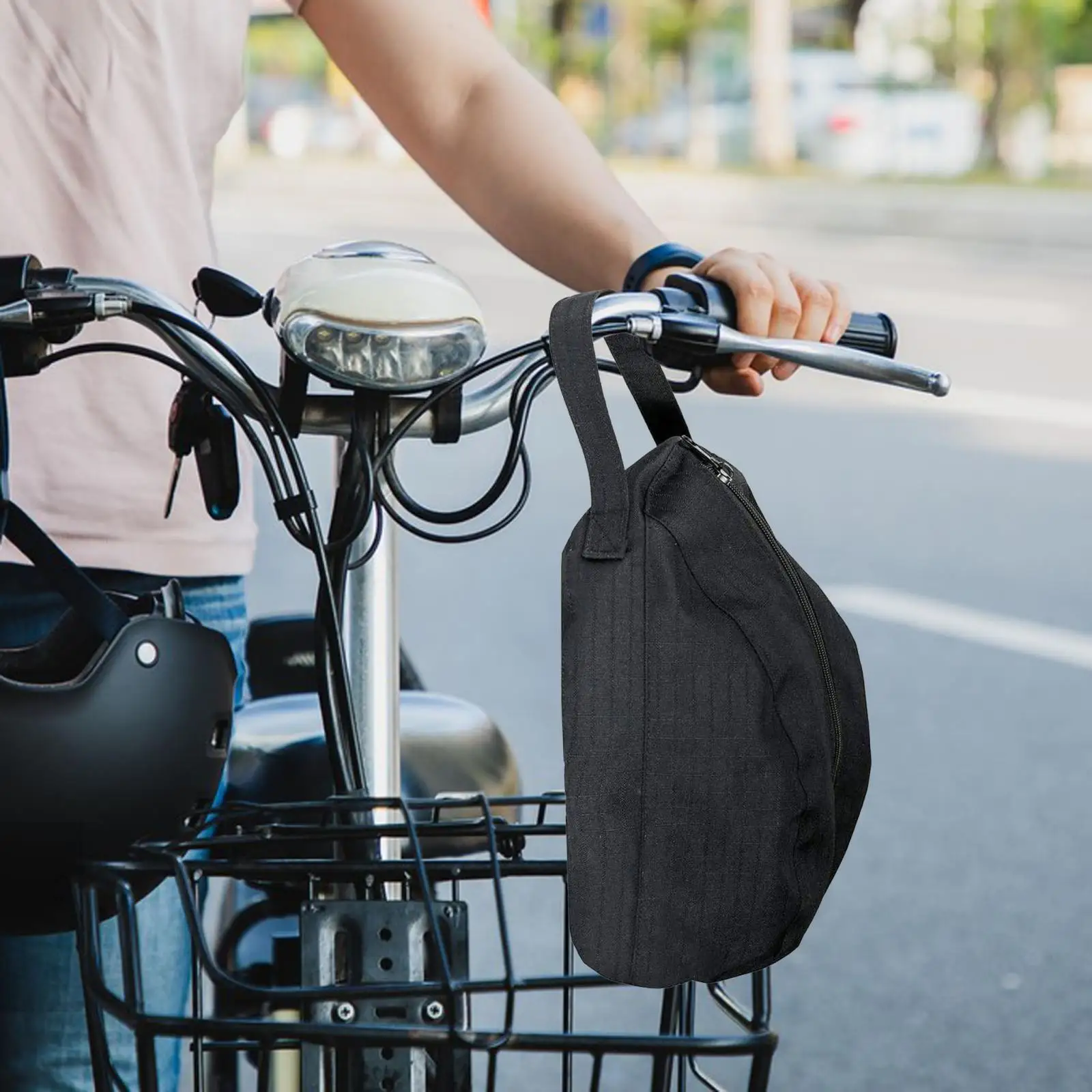 

Motorcycle Helmets Bag Protective Washable Lightweight Nylon Pouch Storage Bag for Travel Training Motorcycle Sports Backpacking