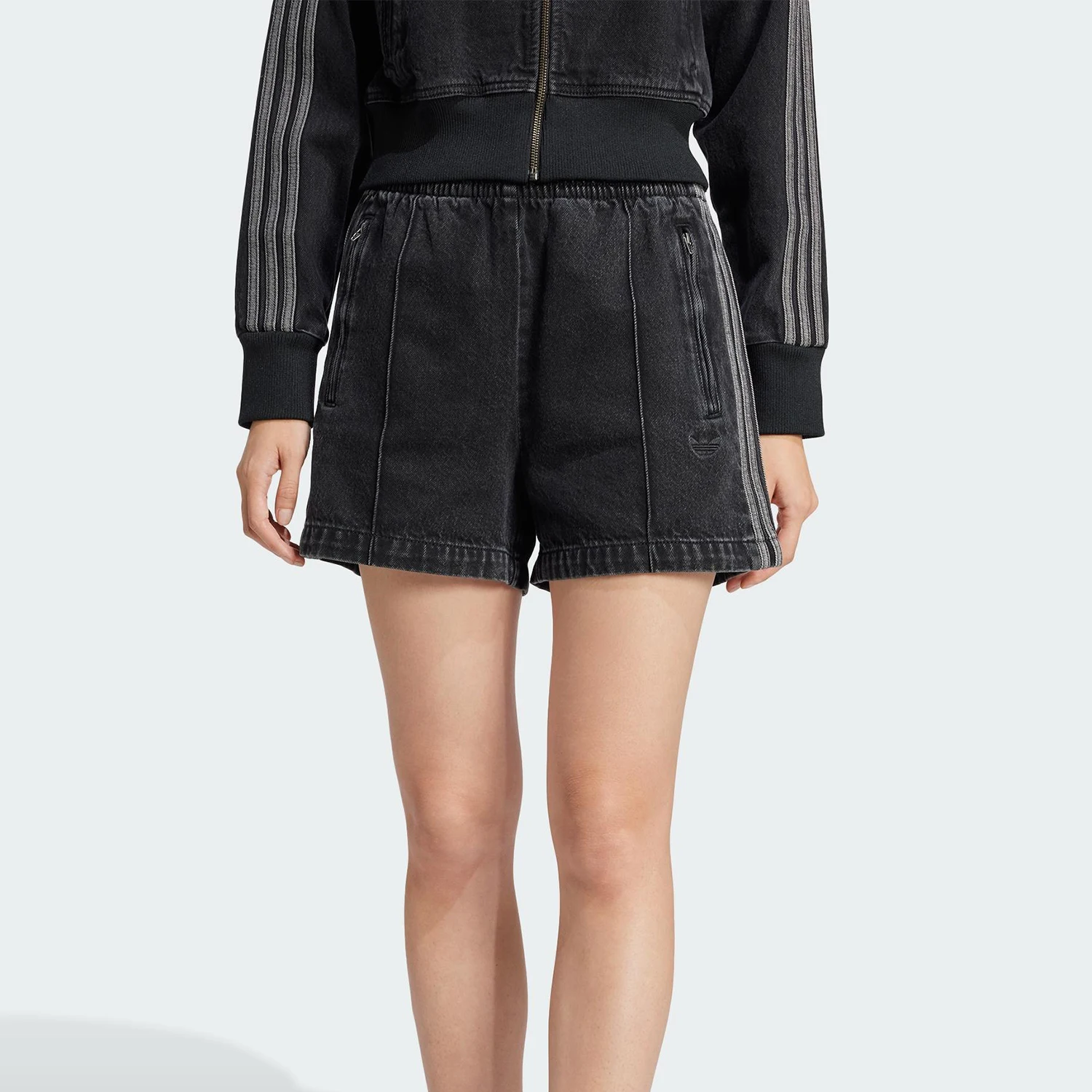 

Adidas Genuine Adidas Originals Women's Breathable Woven Outdoor Sport Shorts JD3107