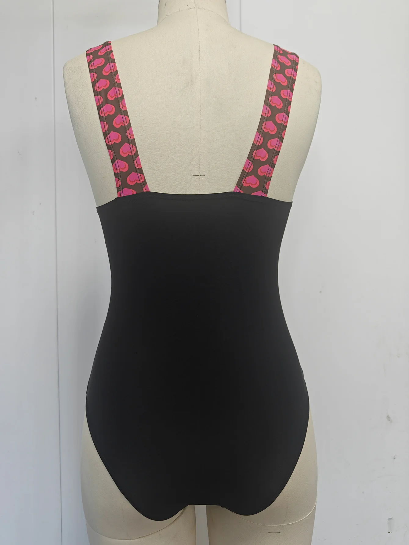 レーシングスタイルワンピース水着保守的なノースリーブ水着スポーティアスレチックモノキニサマーコルセットボディスーツレディース水着