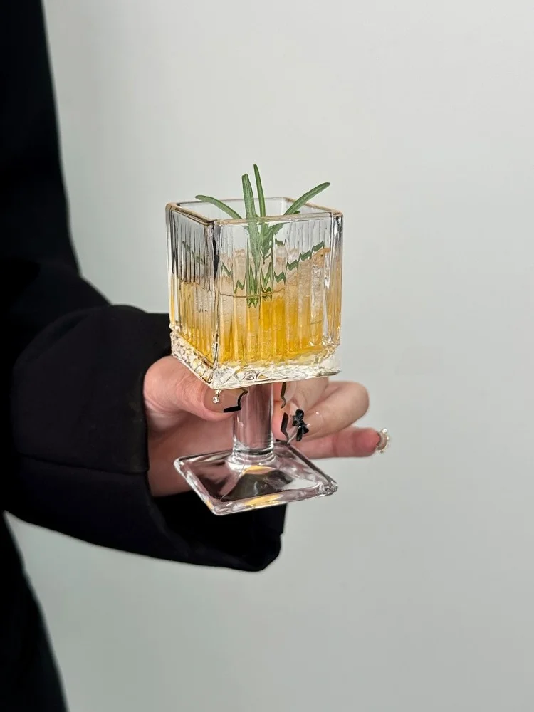 Elegant Floating Sculpture High Foot Square White Wine Glass High Aesthetic Value Home Use Small Liquor Cup Burnt Wine Cup