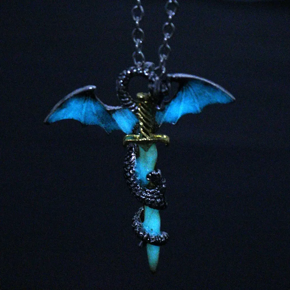 

Золотая светящаяся мужская цепочка, ожерелье, персонализированный кулон с ночным мечом, уникальный дизайн, модные украшения для повседневного формального использования