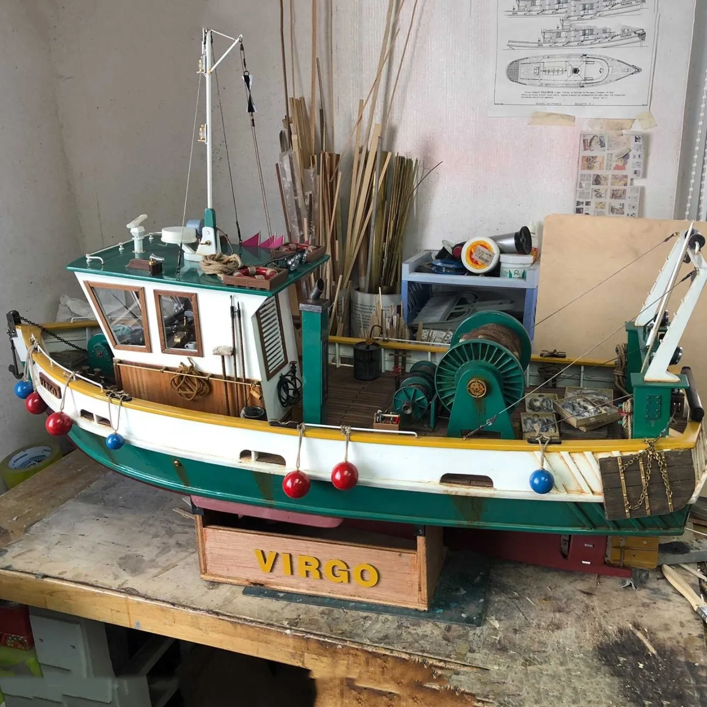 1/8 RC Boot 124cmVIRGO Fernbedienung Kleines Angelschiff Lichtuithärtender Detaildruck RC Schiffe Geschenke für Jungen Schiffspielzeug