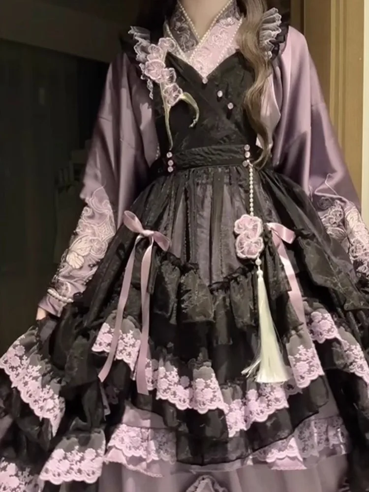 

A casual and elegant long-sleeved purple dress with traditional Chinese style