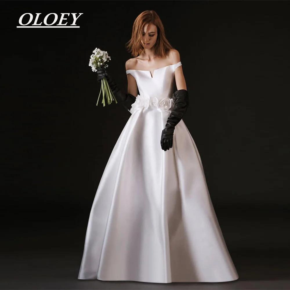 

OLOEY Elegant 3D Flowers Satin Wedding Dresses Floor Length A-line Bridal Gown V Neck Customized Pleated Robe De Mariage